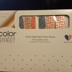 Colorstreet Going bandanas